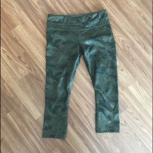Lululemon Green Camo Capri Leggins